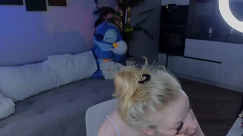 emily shepard online show from June 24, 4:00 am