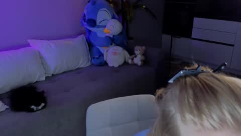 emily shepard online show from July 8, 1:21 am