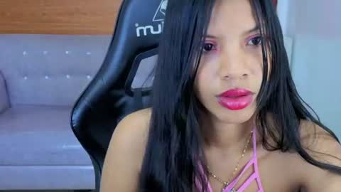 emily_smith_t online show from June 8, 7:47 pm