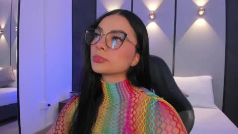 emily_tolson online show from May 4, 7:43 pm