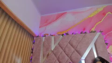 Snapshot of emily_velvet_ chatting on July 11, 6:43 pm emily_velvet_ online show from July 11, 6:43 pm