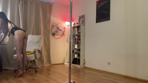 Snapshot of emily_w0w_ chatting on June 10, 3:00 pm Lia online show from June 10, 3:00 pm