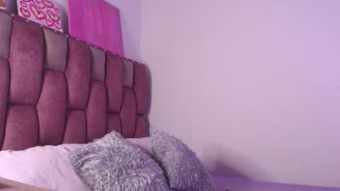 emily_w2 online show from March 13, 4:30 am