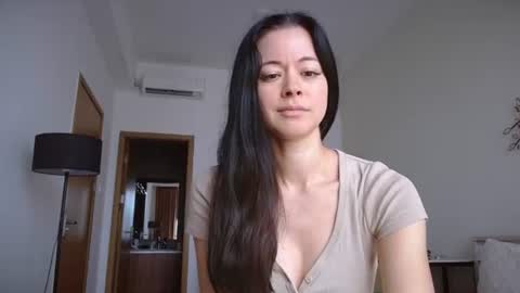 Snapshot of emilyalexa chatting on August 6, 7:21 am Emily Alexa online show from August 6, 7:21 am