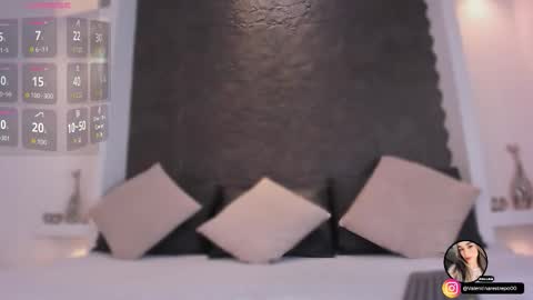 emilyallen_1 online show from October 24, 3:58 am