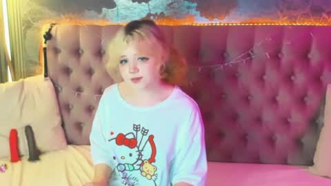 Baby Emelli online show from May 28, 7:05 am