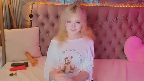 Baby Emelli online show from June 11, 6:55 am
