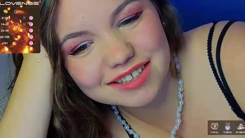 artist Emily online show from December 22, 9:09 pm