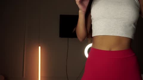 Snapshot of emilybatee chatting on December 11, 5:59 pm emilybatee online show from December 11, 5:59 pm