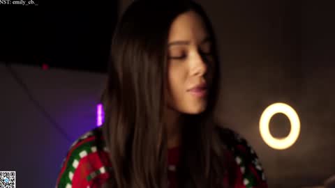 Snapshot of emilybatee chatting on December 23, 6:48 pm emilybatee online show from December 23, 6:48 pm