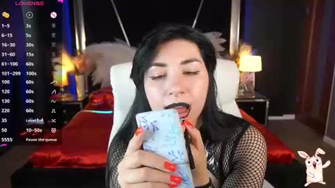 Snapshot of emilycandys chatting on June 20, 6:49 am Emy online show from June 20, 6:49 am