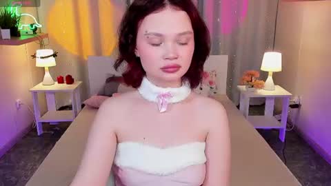Snapshot of emilychaves chatting on July 6, 8:00 am Emilyhaves online show from July 6, 8:00 am