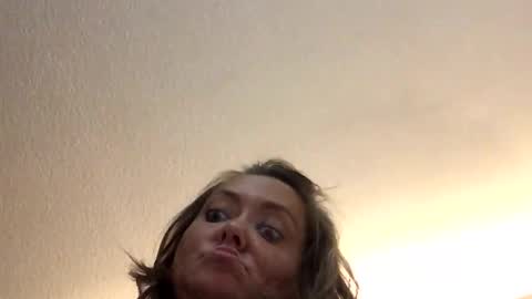 Snapshot of emilyclear chatting on May 9, 11:37 am emilyclear online show from May 9, 11:37 am