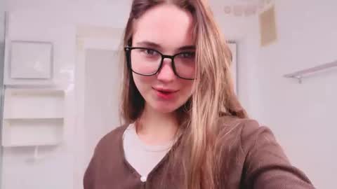 Emily online show from December 1, 6:24 pm