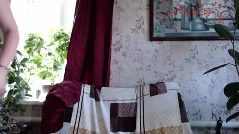 Snapshot of emilydoth chatting on July 17, 4:52 am EmilyDoth online show from July 17, 4:52 am