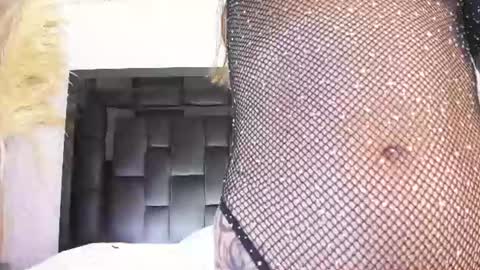 Snapshot of emilyevanss1_ chatting on July 30, 6:01 am Emily online show from July 30, 6:01 am