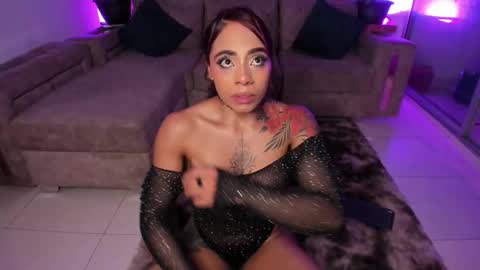 Snapshot of emilyfitness8 chatting on November 6, 2:34 am emily online show from November 6, 2:34 am