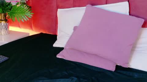 Snapshot of emilyflame chatting on July 27, 8:38 pm Emily Flame online show from July 27, 8:38 pm