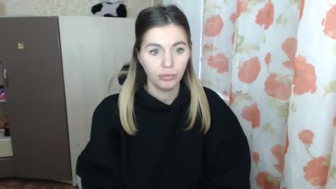 Snapshot of emilyfork chatting on December 12, 11:18 am emilyfork online show from December 12, 11:18 am