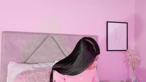 Snapshot of emilyh_ chatting on November 11, 11:10 am Emily online show from November 11, 11:10 am