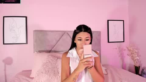 Snapshot of emilyh_ chatting on November 24, 10:37 am Emily online show from November 24, 10:37 am