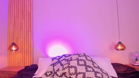 Snapshot of emilyhaan_ chatting on November 11, 7:58 pm Emily online show from November 11, 7:58 pm