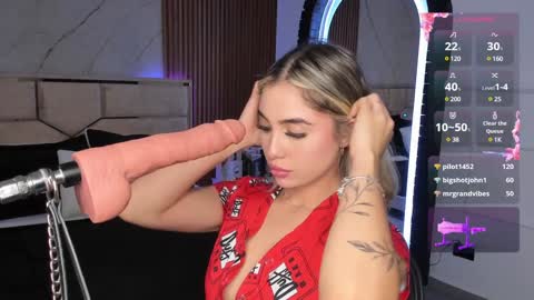 Emily Hendrix online show from December 11, 12:44 am