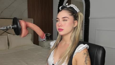 Emily Hendrix online show from January 27, 7:35 pm