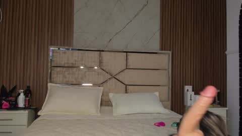 Emily Hendrix online show from January 29, 11:46 pm