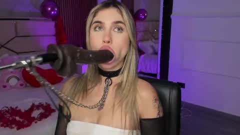 Emily Hendrix online show from February 15, 11:58 pm