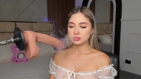 Emily Hendrix online show from March 3, 7:39 pm