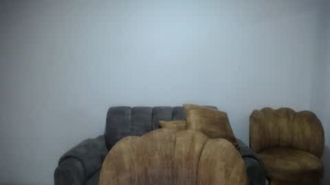 Emilyhines online show from May 8, 12:05 am