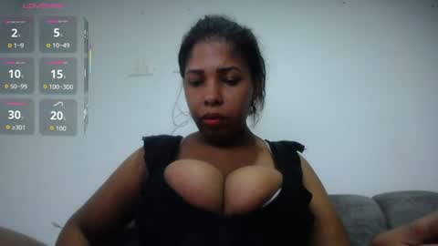Emilyhines online show from July 31, 7:35 pm