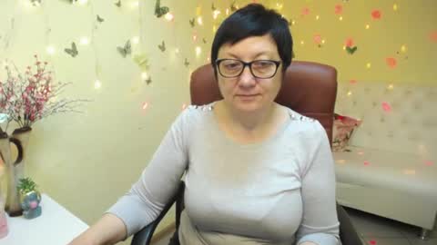 Emily online show from April 28, 6:51 am