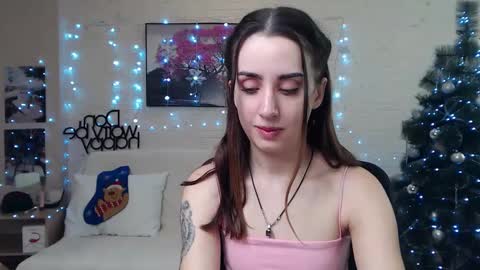 Emyli online show from December 26, 9:15 pm