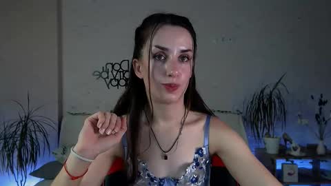 Emyli online show from September 12, 4:40 pm