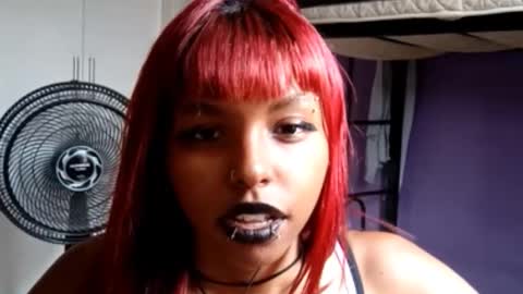 Snapshot of emilylivos chatting on February 24, 2:37 pm Emily Livos online show from February 24, 2:37 pm