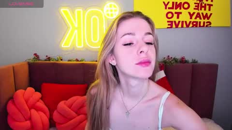 emilymagnificent online show from January 7, 1:30 am