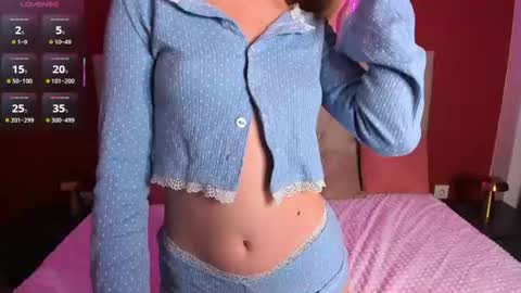 emilymagnificent online show from June 18, 1:50 am