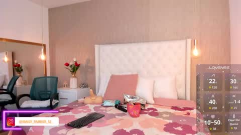 Snapshot of emilyparker__ chatting on May 25, 8:26 pm My IG - EmilyParker online show from May 25, 8:26 pm