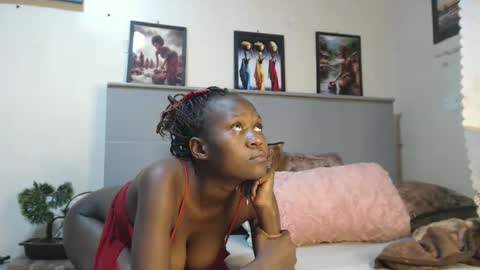 Snapshot of emilyposha chatting on February 20, 6:13 pm Emilly online show from February 20, 6:13 pm