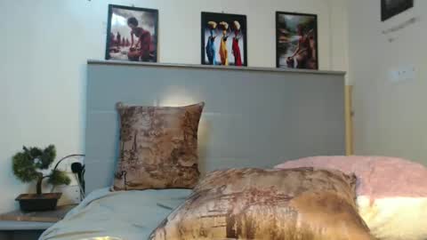 Snapshot of emilyposha chatting on February 26, 10:31 pm Emilly online show from February 26, 10:31 pm