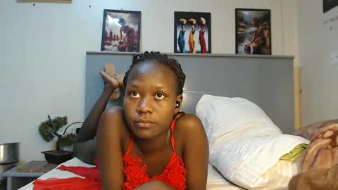 Snapshot of emilyposha chatting on March 9, 12:21 am Emilly online show from March 9, 12:21 am