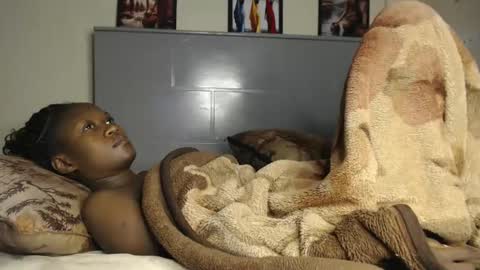 Snapshot of emilyposha chatting on March 10, 5:00 am Emilly online show from March 10, 5:00 am