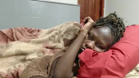 Snapshot of emilyposha chatting on November 1, 1:18 am Emilly online show from November 1, 1:18 am