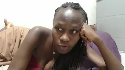 Snapshot of emilyposha chatting on March 3, 9:31 pm Emilly online show from March 3, 9:31 pm