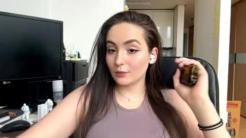 Emilly online show from May 2, 3:11 am