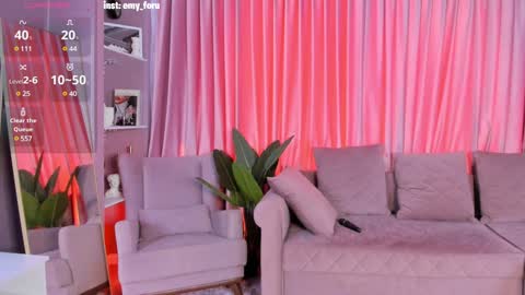 Hey i am  Emily     am -  pm online show from December 13, 11:02 am