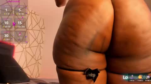 Snapshot of emilyrosee1 chatting on February 23, 2:29 am online show from February 23, 2:29 am