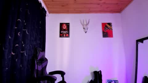  Emily Support me to have 100 likes plx online show from November 4, 6:29 pm